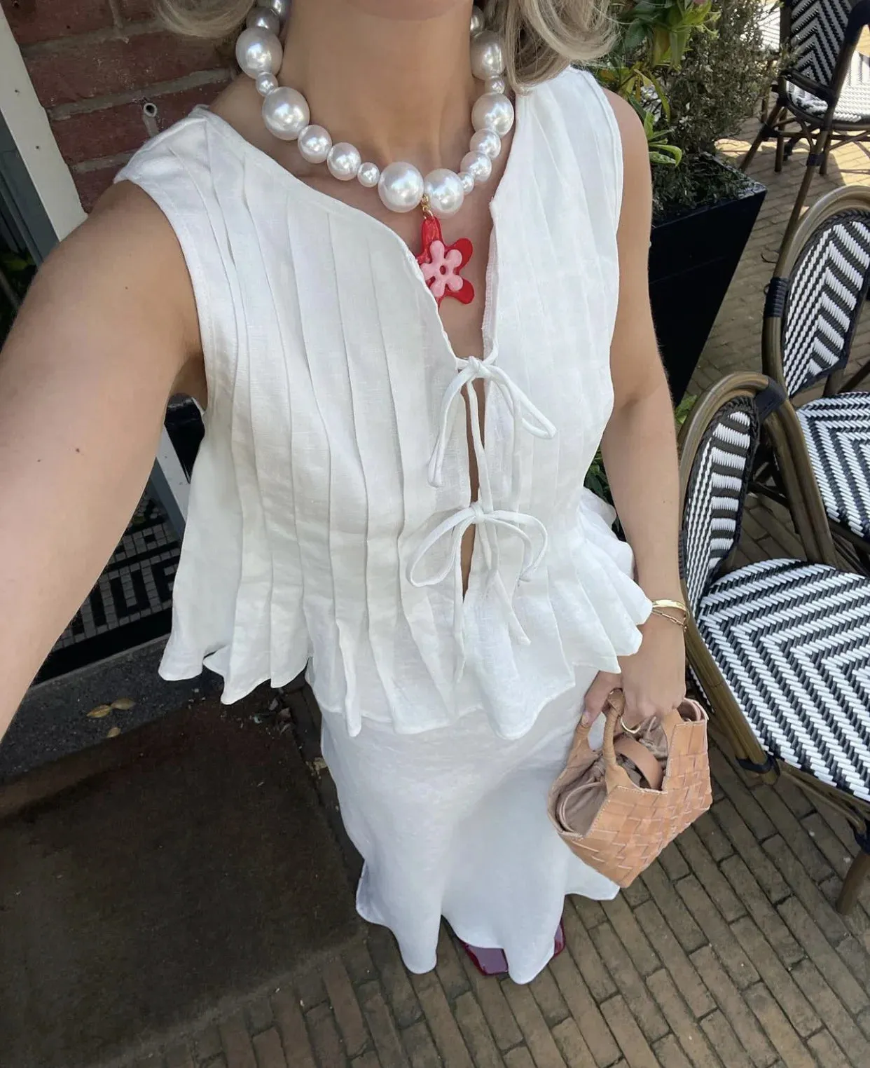 Girlary Fashion Bow Lace Up Shirts Women Cotton Linen Hollow Out Sleeveless Pleated Blouses Woman 2024 Summer New Casual Lady White Tops